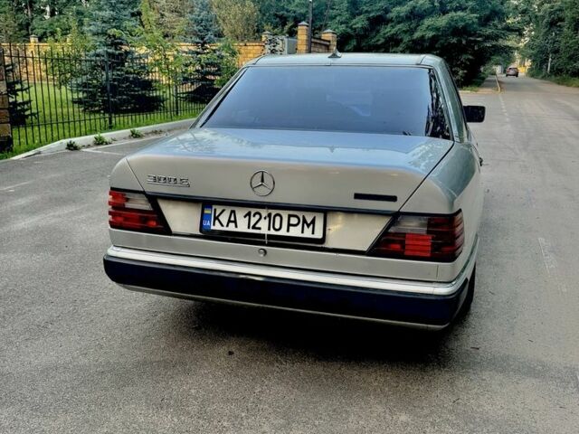 Сірий Мерседес 300, об'ємом двигуна 3 л та пробігом 377 тис. км за 4250 $, фото 2 на Automoto.ua