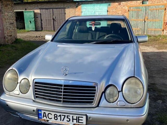 Серый Мерседес 300, объемом двигателя 3 л и пробегом 500 тыс. км за 4700 $, фото 5 на Automoto.ua