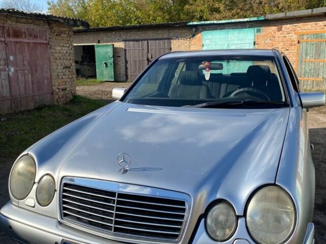 Серый Мерседес 300, объемом двигателя 3 л и пробегом 500 тыс. км за 4700 $, фото 6 на Automoto.ua