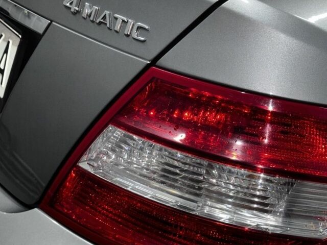 Серый Мерседес 300, объемом двигателя 3 л и пробегом 99 тыс. км за 12900 $, фото 5 на Automoto.ua