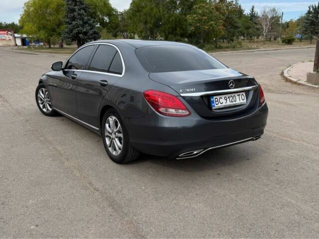 Серый Мерседес 300, объемом двигателя 2 л и пробегом 194 тыс. км за 15500 $, фото 6 на Automoto.ua