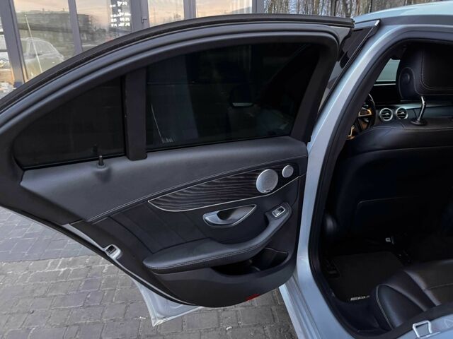 Сірий Мерседес 300, об'ємом двигуна 2 л та пробігом 141 тис. км за 21000 $, фото 10 на Automoto.ua