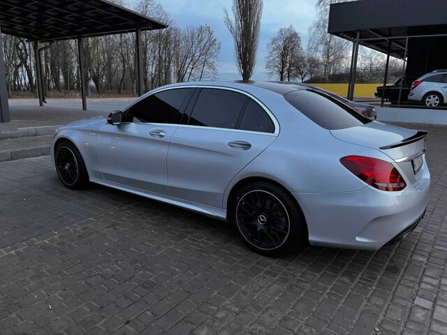 Сірий Мерседес 300, об'ємом двигуна 2 л та пробігом 141 тис. км за 21000 $, фото 2 на Automoto.ua