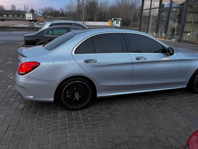 Сірий Мерседес 300, об'ємом двигуна 2 л та пробігом 141 тис. км за 21000 $, фото 6 на Automoto.ua