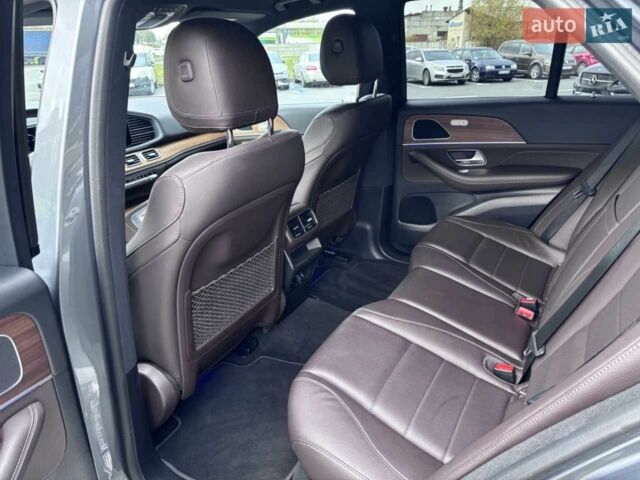 Серый Мерседес 300, объемом двигателя 0 л и пробегом 69 тыс. км за 69000 $, фото 9 на Automoto.ua