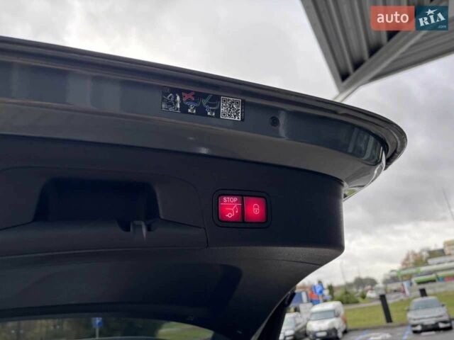 Серый Мерседес 300, объемом двигателя 0 л и пробегом 69 тыс. км за 69000 $, фото 11 на Automoto.ua