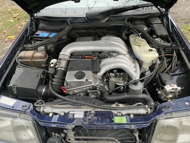 Синий Мерседес 300, объемом двигателя 3 л и пробегом 456 тыс. км за 5900 $, фото 6 на Automoto.ua