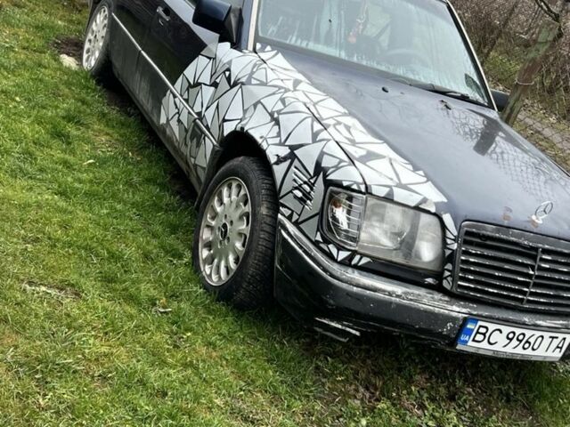 Синий Мерседес 300, объемом двигателя 3 л и пробегом 10 тыс. км за 2100 $, фото 1 на Automoto.ua