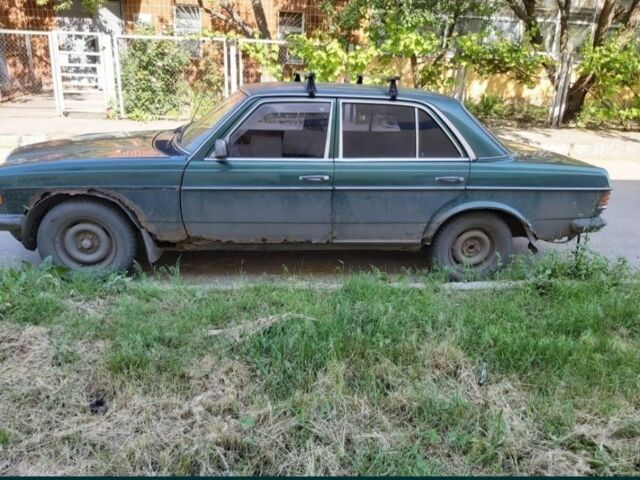 Зеленый Мерседес 300, объемом двигателя 3 л и пробегом 3 тыс. км за 1000 $, фото 3 на Automoto.ua