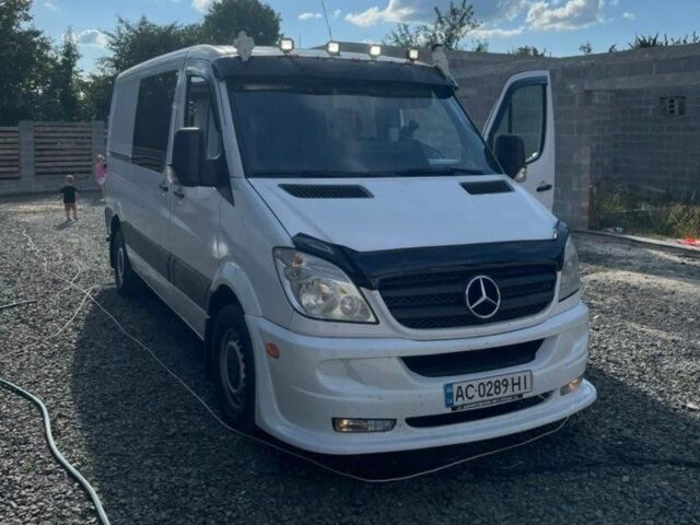 Белый Мерседес 320, объемом двигателя 2.1 л и пробегом 500 тыс. км за 11300 $, фото 2 на Automoto.ua