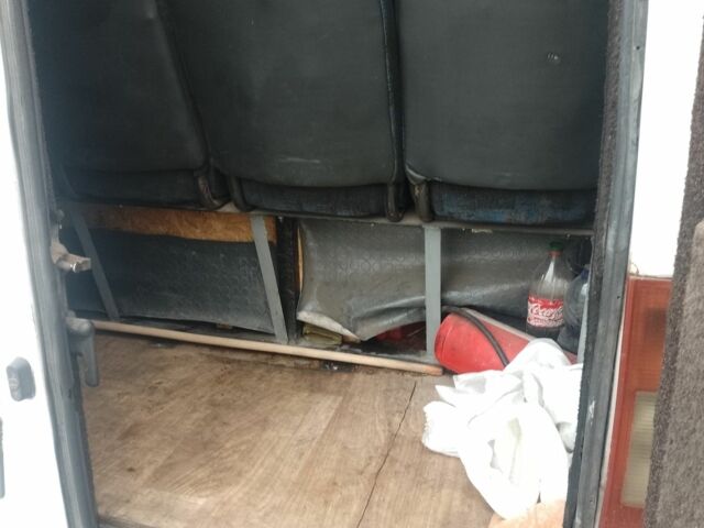 Белый Мерседес 320, объемом двигателя 2.9 л и пробегом 1000 тыс. км за 8000 $, фото 4 на Automoto.ua