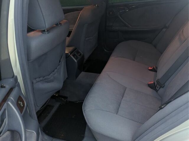 Белый Мерседес 320, объемом двигателя 0 л и пробегом 380 тыс. км за 6100 $, фото 5 на Automoto.ua