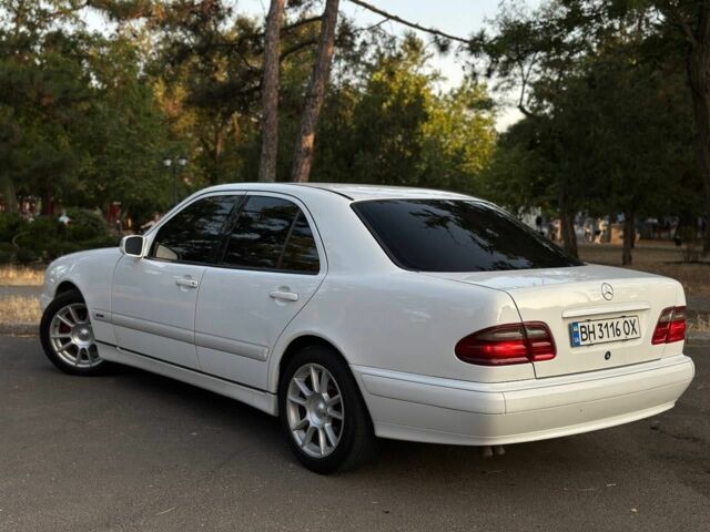 Белый Мерседес 320, объемом двигателя 3.2 л и пробегом 336 тыс. км за 4850 $, фото 11 на Automoto.ua