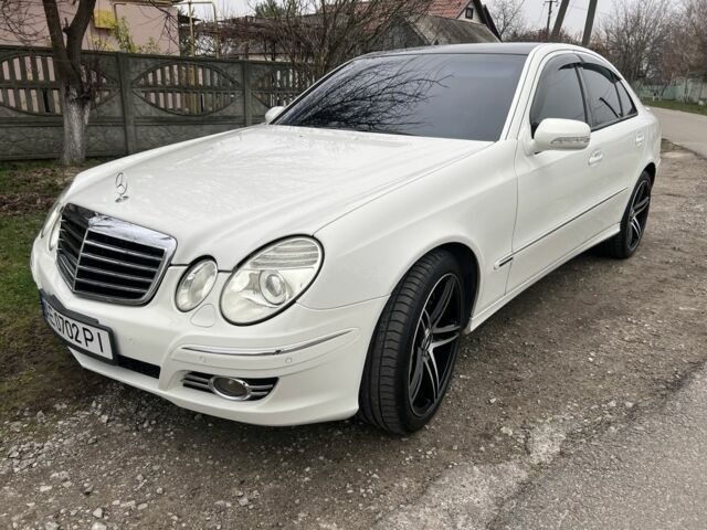 Белый Мерседес 320, объемом двигателя 3 л и пробегом 236 тыс. км за 10999 $, фото 3 на Automoto.ua