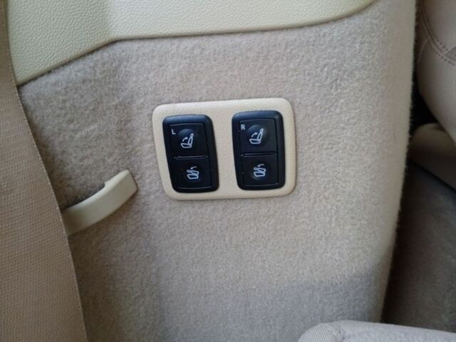 Белый Мерседес 320, объемом двигателя 3 л и пробегом 400 тыс. км за 13400 $, фото 13 на Automoto.ua