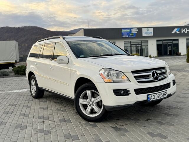 Белый Мерседес 320, объемом двигателя 3 л и пробегом 400 тыс. км за 13400 $, фото 7 на Automoto.ua