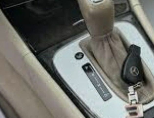 Бежевый Мерседес 320, объемом двигателя 3.2 л и пробегом 304 тыс. км за 6200 $, фото 6 на Automoto.ua