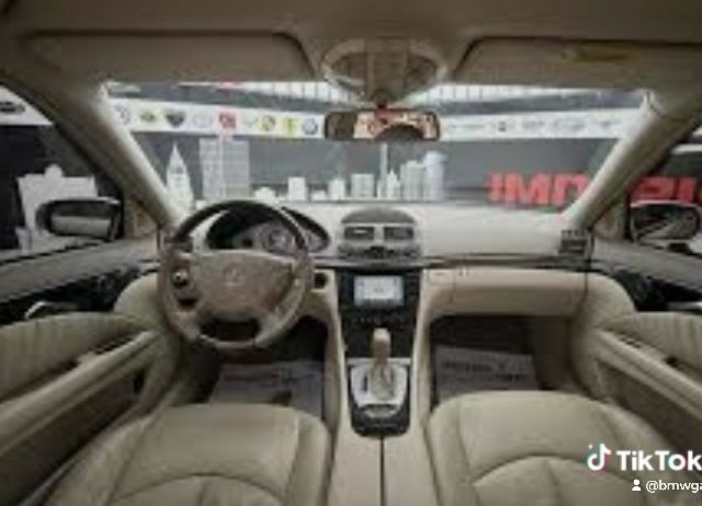 Бежевый Мерседес 320, объемом двигателя 3.2 л и пробегом 304 тыс. км за 6200 $, фото 7 на Automoto.ua