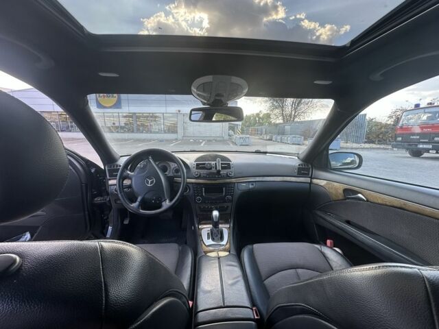 Черный Мерседес 320, объемом двигателя 3.2 л и пробегом 360 тыс. км за 7200 $, фото 11 на Automoto.ua