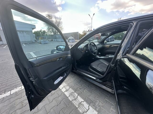 Черный Мерседес 320, объемом двигателя 3.2 л и пробегом 360 тыс. км за 7200 $, фото 9 на Automoto.ua