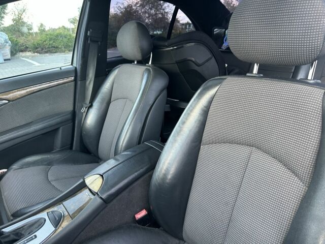 Черный Мерседес 320, объемом двигателя 3.2 л и пробегом 360 тыс. км за 7200 $, фото 12 на Automoto.ua