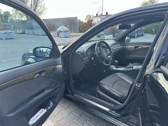 Черный Мерседес 320, объемом двигателя 3.2 л и пробегом 360 тыс. км за 7200 $, фото 10 на Automoto.ua