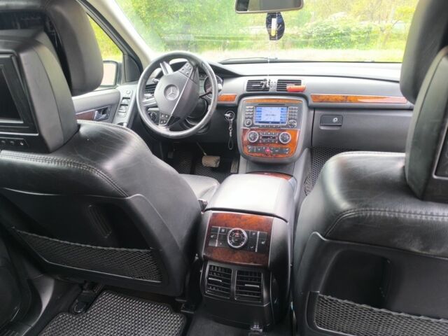 Черный Мерседес 320, объемом двигателя 3 л и пробегом 237 тыс. км за 8500 $, фото 3 на Automoto.ua