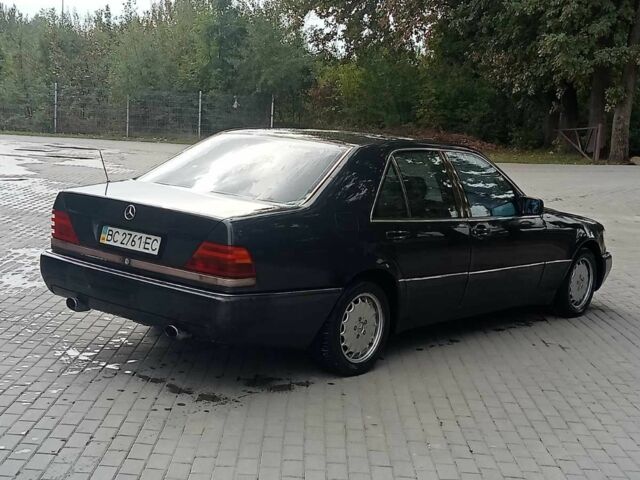 Чорний Мерседес 320, об'ємом двигуна 3.2 л та пробігом 450 тис. км за 4500 $, фото 5 на Automoto.ua