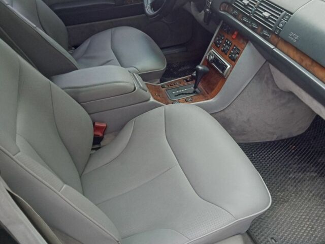 Чорний Мерседес 320, об'ємом двигуна 3.2 л та пробігом 450 тис. км за 4500 $, фото 10 на Automoto.ua