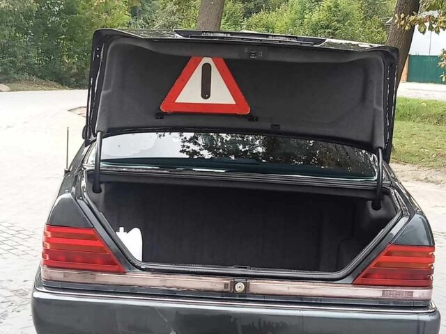 Чорний Мерседес 320, об'ємом двигуна 3.2 л та пробігом 450 тис. км за 4500 $, фото 8 на Automoto.ua