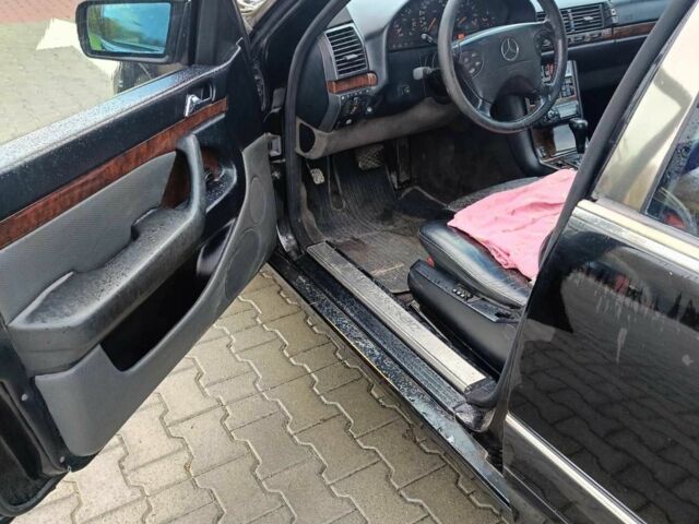 Черный Мерседес 320, объемом двигателя 3.2 л и пробегом 350 тыс. км за 3500 $, фото 4 на Automoto.ua