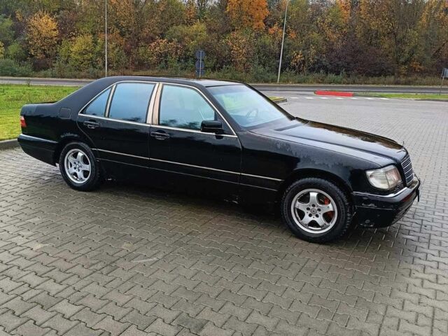 Черный Мерседес 320, объемом двигателя 3.2 л и пробегом 350 тыс. км за 3500 $, фото 2 на Automoto.ua