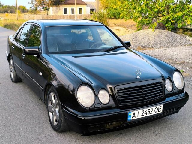 Чорний Мерседес 320, об'ємом двигуна 3.2 л та пробігом 300 тис. км за 3000 $, фото 2 на Automoto.ua