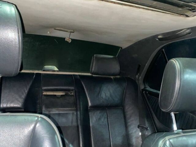 Чорний Мерседес 320, об'ємом двигуна 2.2 л та пробігом 2 тис. км за 1950 $, фото 5 на Automoto.ua