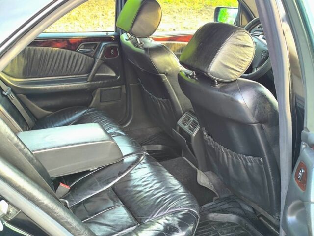 Чорний Мерседес 320, об'ємом двигуна 3.2 л та пробігом 300 тис. км за 3000 $, фото 8 на Automoto.ua