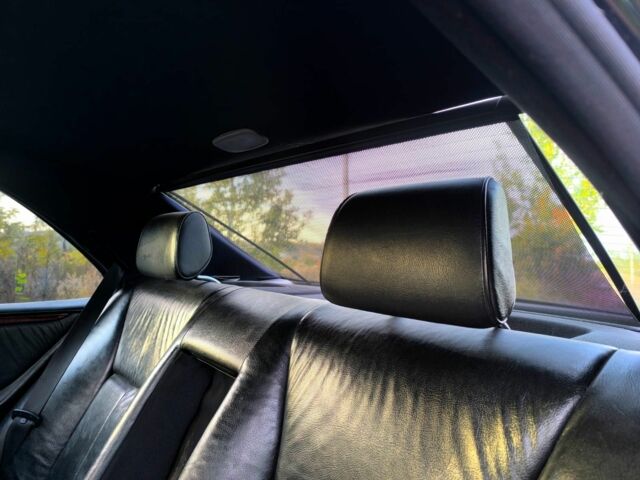 Чорний Мерседес 320, об'ємом двигуна 3.2 л та пробігом 300 тис. км за 3000 $, фото 7 на Automoto.ua