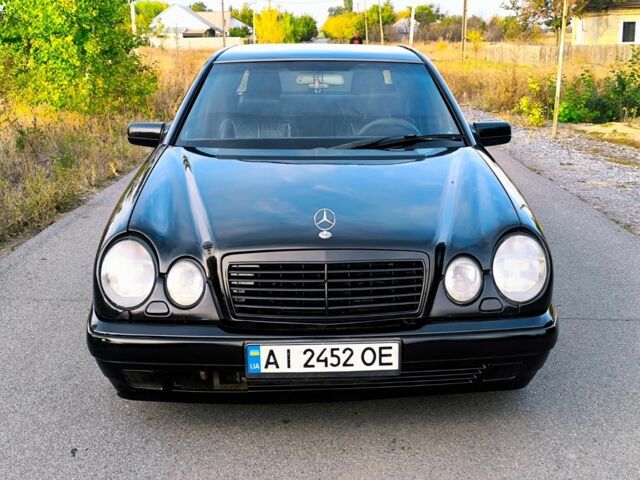 Чорний Мерседес 320, об'ємом двигуна 3.2 л та пробігом 300 тис. км за 3000 $, фото 1 на Automoto.ua