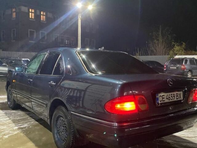 Чорний Мерседес 320, об'ємом двигуна 2.2 л та пробігом 2 тис. км за 1950 $, фото 2 на Automoto.ua