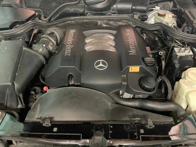 Черный Мерседес 320, объемом двигателя 3.2 л и пробегом 400 тыс. км за 5200 $, фото 4 на Automoto.ua