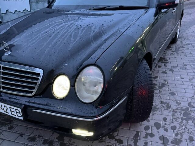 Черный Мерседес 320, объемом двигателя 3.2 л и пробегом 390 тыс. км за 3950 $, фото 2 на Automoto.ua