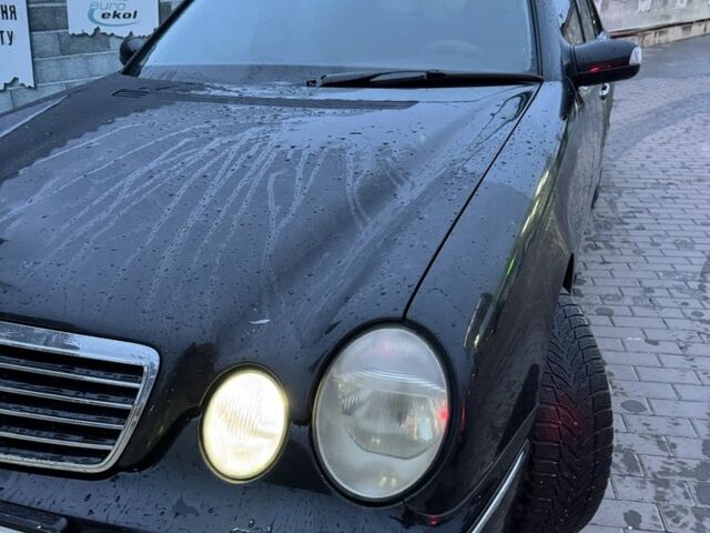 Черный Мерседес 320, объемом двигателя 3.2 л и пробегом 390 тыс. км за 3950 $, фото 1 на Automoto.ua