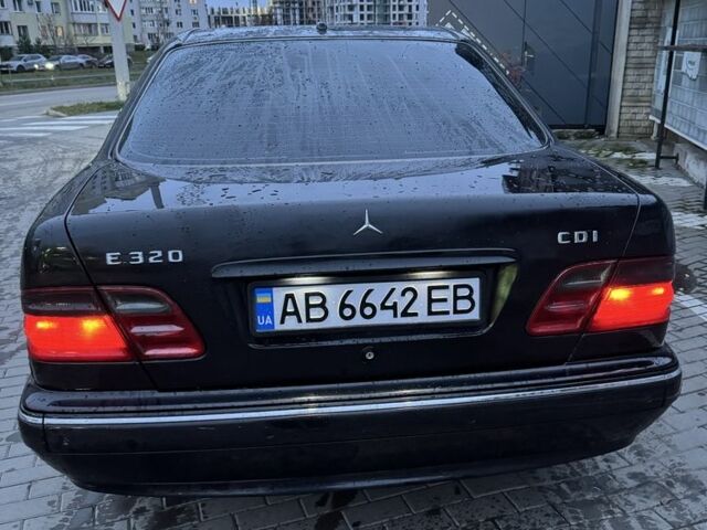 Черный Мерседес 320, объемом двигателя 3.2 л и пробегом 390 тыс. км за 3950 $, фото 6 на Automoto.ua