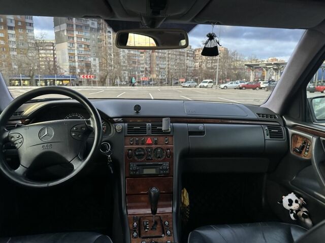 Чорний Мерседес 320, об'ємом двигуна 3.2 л та пробігом 384 тис. км за 6999 $, фото 5 на Automoto.ua