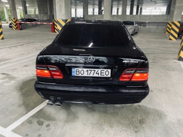 Черный Мерседес 320, объемом двигателя 3.2 л и пробегом 337 тыс. км за 3999 $, фото 2 на Automoto.ua