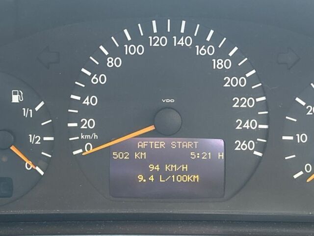 Черный Мерседес 320, объемом двигателя 3.2 л и пробегом 380 тыс. км за 4200 $, фото 4 на Automoto.ua