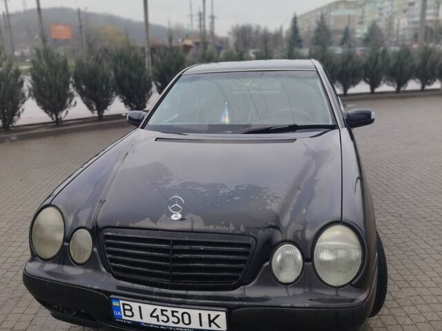 Черный Мерседес 320, объемом двигателя 3.2 л и пробегом 400 тыс. км за 5800 $, фото 1 на Automoto.ua