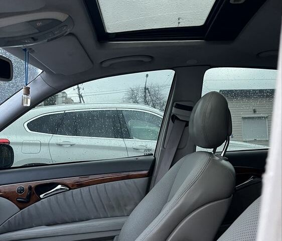 Чорний Мерседес 320, об'ємом двигуна 3.2 л та пробігом 598 тис. км за 4700 $, фото 16 на Automoto.ua