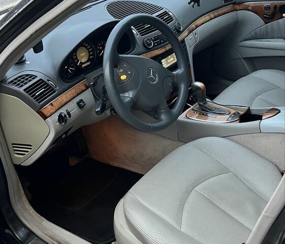 Чорний Мерседес 320, об'ємом двигуна 3.2 л та пробігом 598 тис. км за 4700 $, фото 10 на Automoto.ua