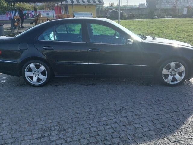 Черный Мерседес 320, объемом двигателя 3.2 л и пробегом 380 тыс. км за 2000 $, фото 3 на Automoto.ua