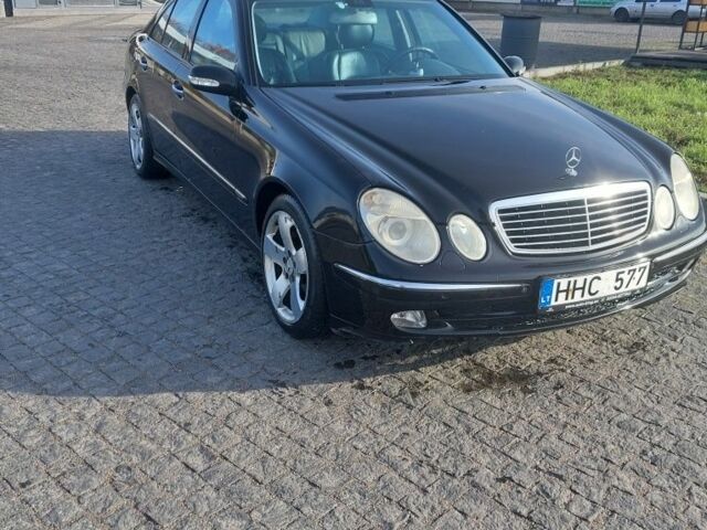 Черный Мерседес 320, объемом двигателя 3.2 л и пробегом 380 тыс. км за 2000 $, фото 4 на Automoto.ua